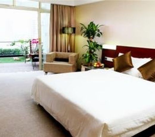 Golden City Hotel