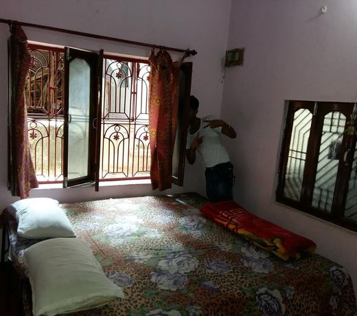 Somit Paying Guest House