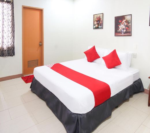 OYO 130 Jy Crown Palace