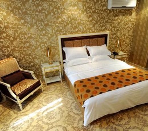Rose Garden Hotel