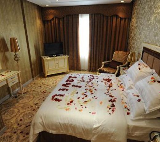 Rose Garden Hotel