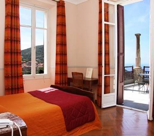 HOTEL LES ROCHES ROUGES