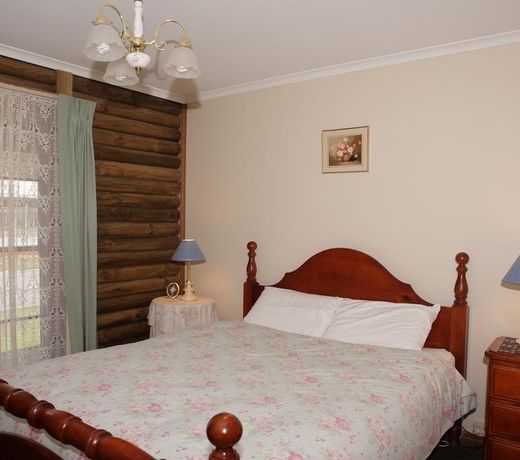 Halls Gap Log Cabins