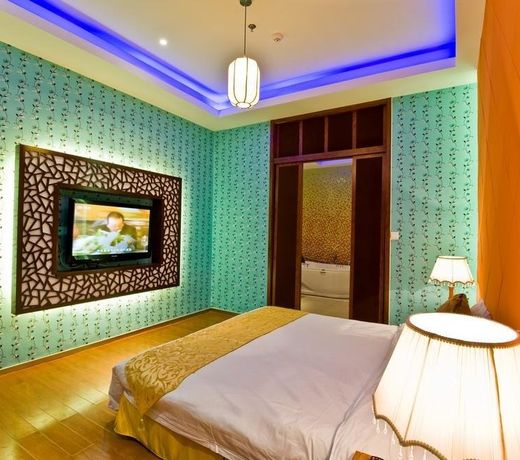 SUZHOU TAOHUAWU CREATIVE MOTEL