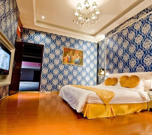 SUZHOU TAOHUAWU CREATIVE MOTEL