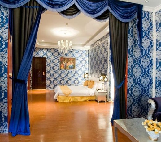 SUZHOU TAOHUAWU CREATIVE MOTEL
