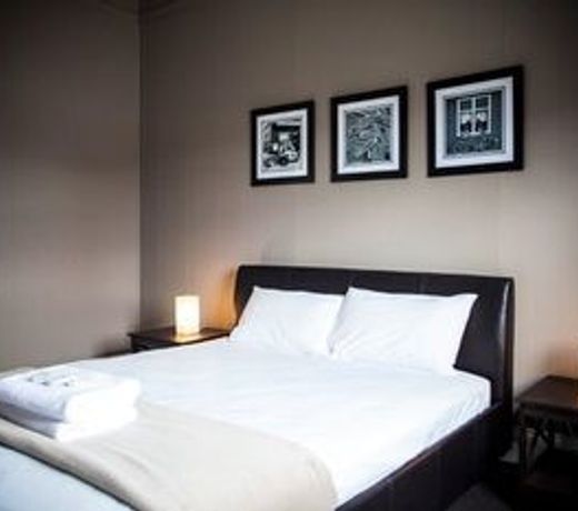 Crossroads Hotel