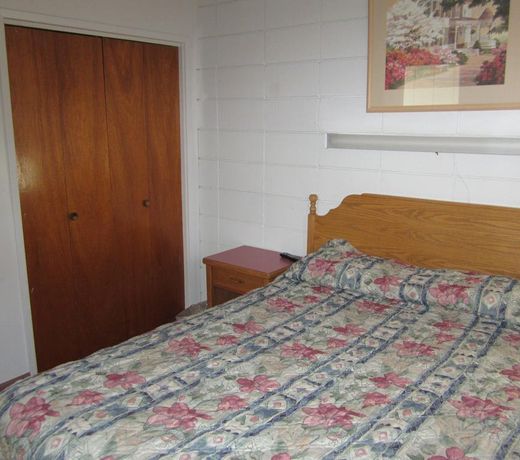 Camelot Court Motel