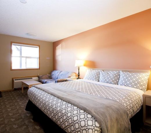 Bow River Inn