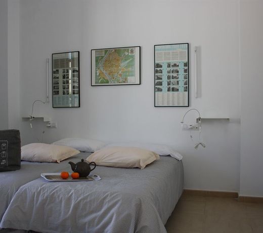 Studios Padre Manjon