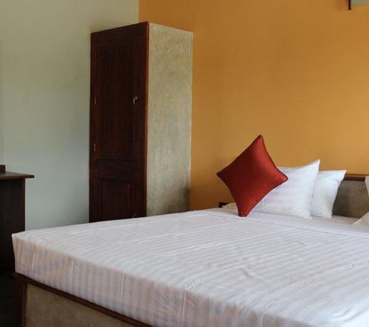 Elephas Resort & Spa