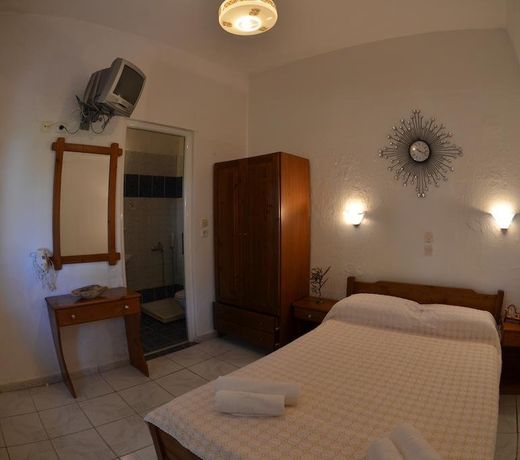 Chrisi Akti Hotel