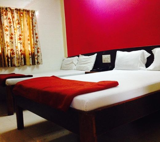 Hotel Metro Plaza