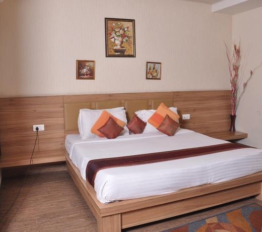 Hotel Ivory Retreat