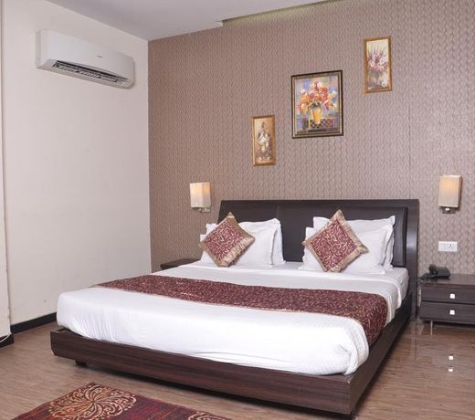 Hotel Ivory Retreat