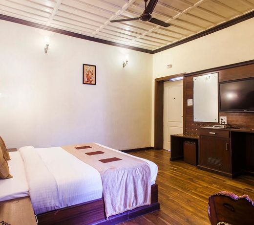 OYO 11839 Hotel Paradise Mansion