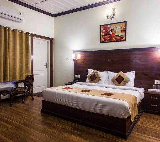OYO 11839 Hotel Paradise Mansion
