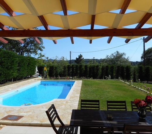 Villa Poulades