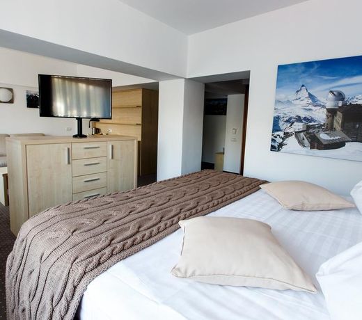 Hotel Pestera Patinoar & Spa