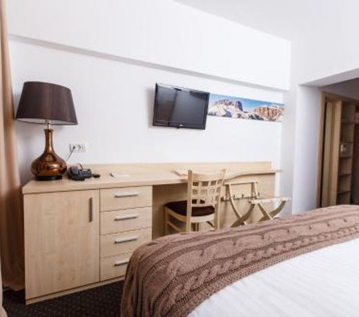 Hotel Pestera Patinoar & Spa