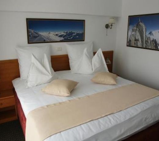 Hotel Pestera Patinoar & Spa