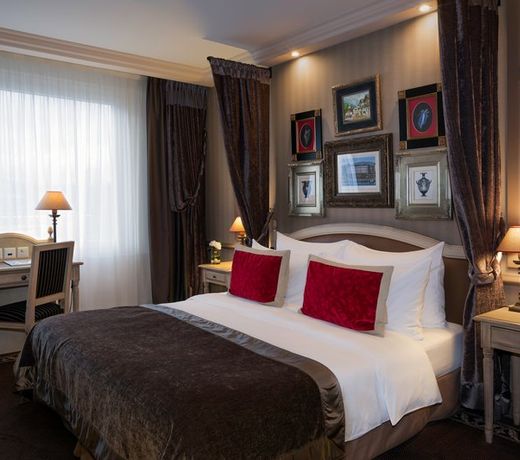 Royal Manotel
