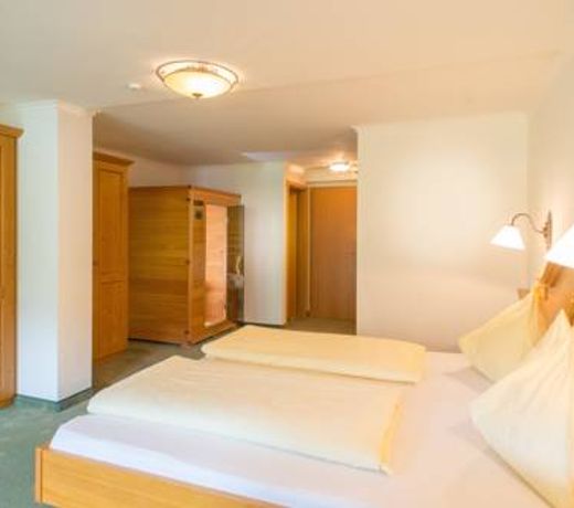 Landhotel Hubengut Bed and Breakfast