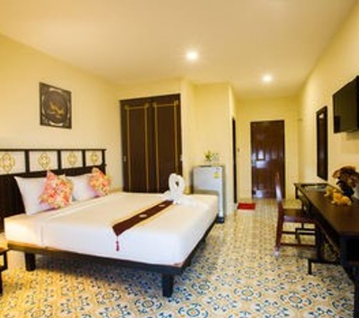 Le Hua Hotel