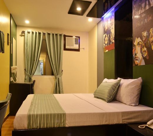 Icon Hotel Timog