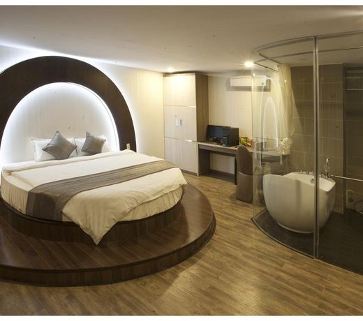 New Sun Hotel
