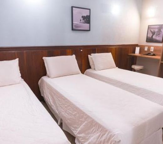 Malibu Plaza Hotel