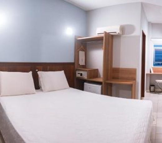 Malibu Plaza Hotel