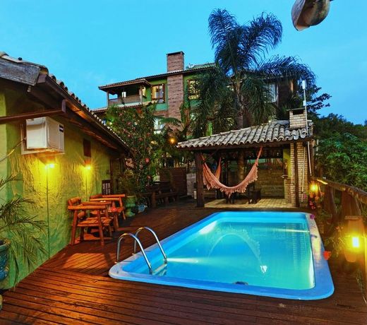 Pousada BangalÃ´s do Rosa, opÃ§Ãµes com LAREIRA, HIDROMASSAGEM e VISTA PANORÃMICA