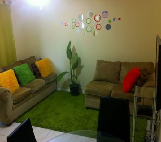 Oakland Guest Apartments