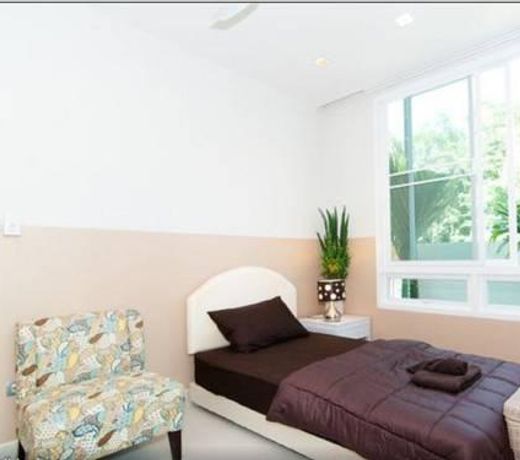 RESIDENCE 300