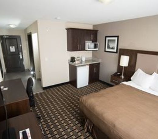 Redvers Western Star Inn & Suites