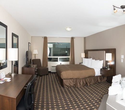 Redvers Western Star Inn & Suites