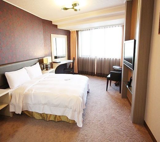 Grand Earl Hotel