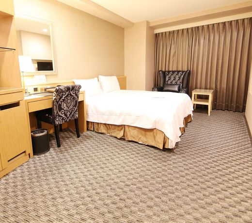 Grand Earl Hotel
