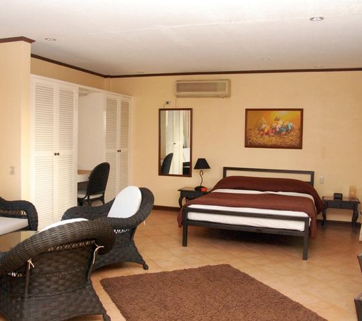 Apartelle Royal