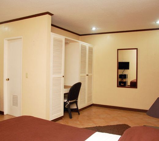 Apartelle Royal