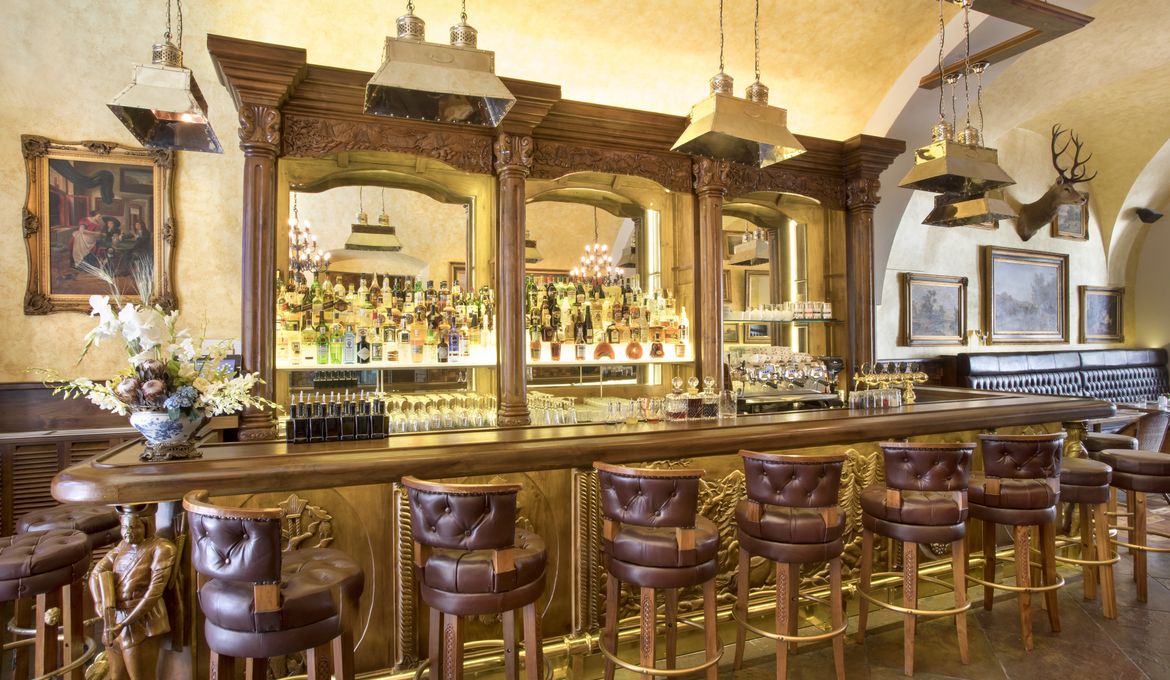 Iron Gate Hotel & Suites