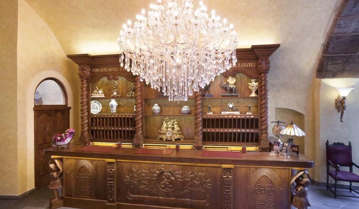 Iron Gate Hotel & Suites