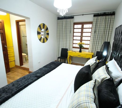 Hotel + Arte