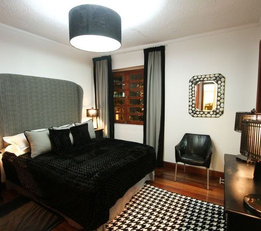 Hotel + Arte