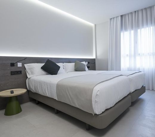 MYR Plaza Mercado & Spa
