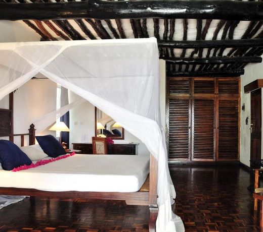 Barracuda Inn Resort