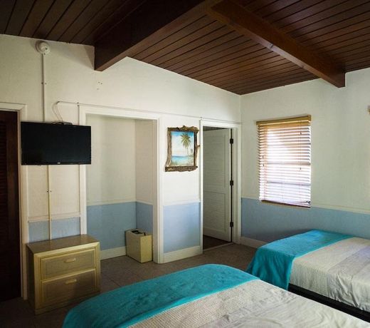Edgewater Lodge