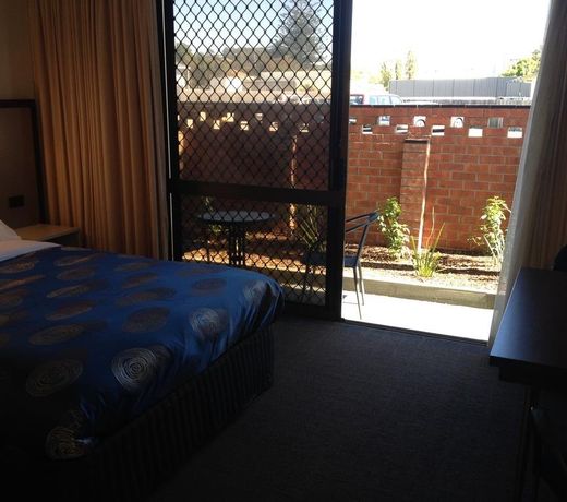 The Central Hotel Motel Lakes Entrance