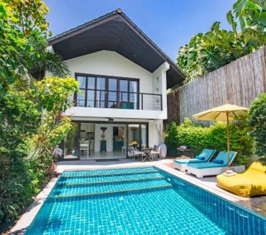 Villa Chok in a beachfront villa resort